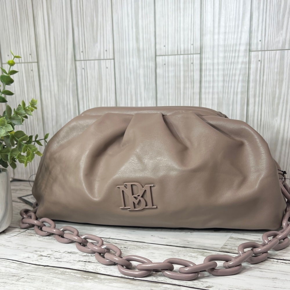 Badgley Mischka Taupe Wrapped Frame Clutch Shoulder Bag with Chunky Mauve Chain